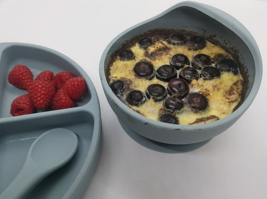 One-bowl breakfast oaty bake ~ Recipes for Little Ones